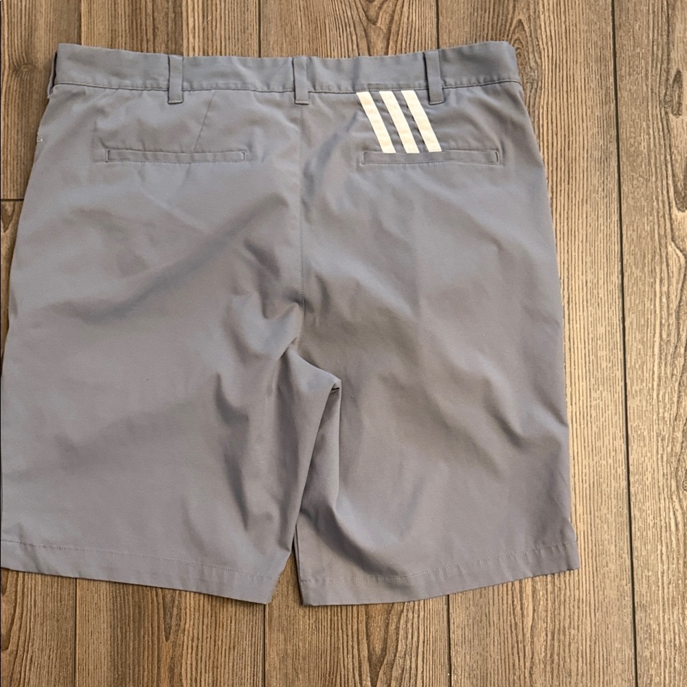 adidas Men's Light Gray Performance Flat-Front Shorts 36 - Picture 3 of 5